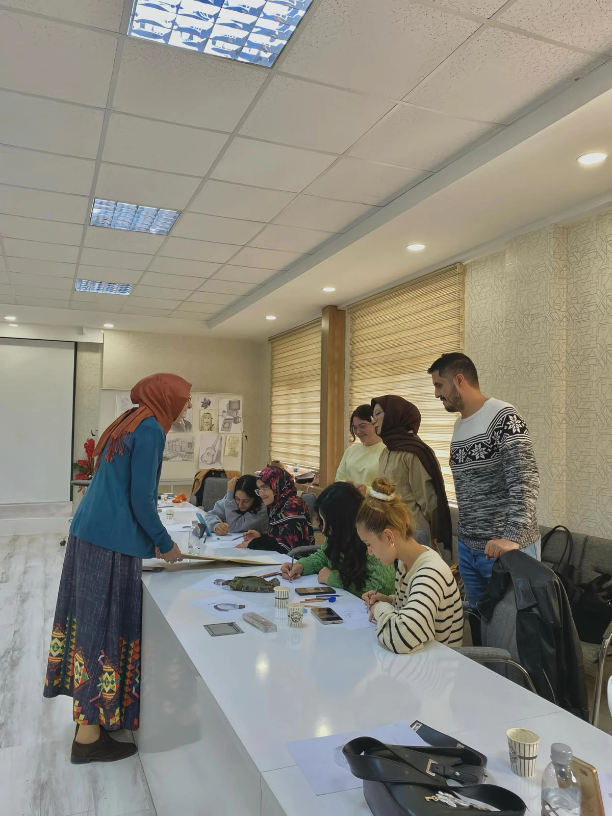 Sanat ve Sosyal Hizmet Topluluğu Kara Kalem ve Natürmort Etkinliği